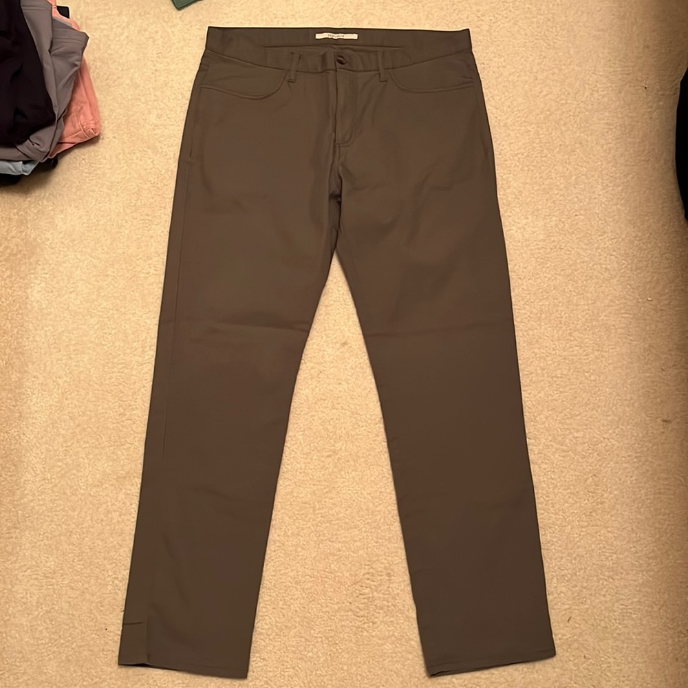 Men’s Perry Ellis Slim Fit Chino Pants Size: 36x32